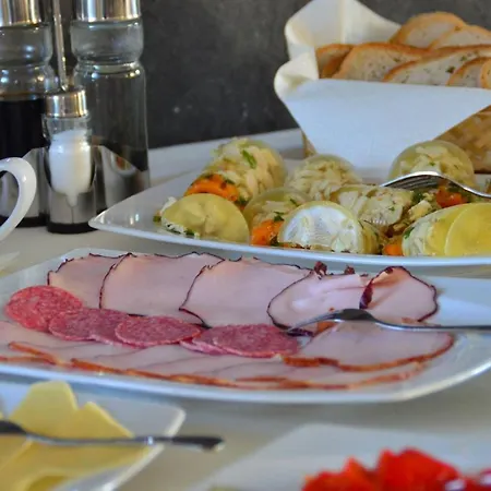 Mini-hôtel Biskupi 3*