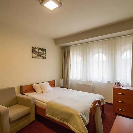 Biskupi 라시보르츠