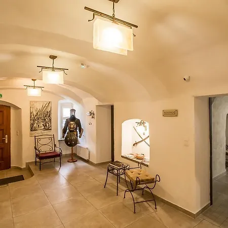 여관 Biskupi 라시보르츠