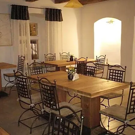 Mini-hôtel Biskupi 3*